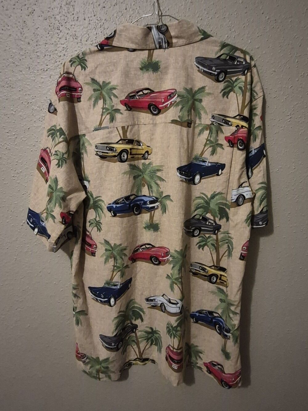 David Carey Mens L Shirt Green Ford Mustang Classic Car Tropical Hawaiian - Picture 2 of 6